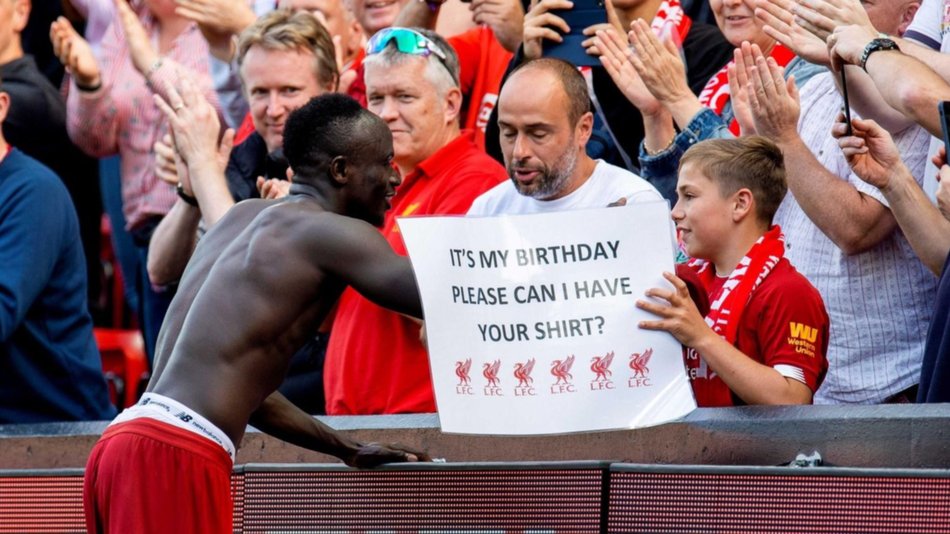 Sadio Mané, la figura del Liverpool que no olvida sus orígenes: ¿Para qué quiero 10 Ferraris? Prefiero construir escuelas
