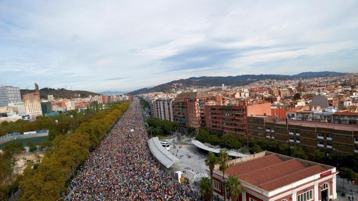 Crisis en Cataluña: otra vez tiros, corridas e incidentes se apoderan de las calles en Barcelona