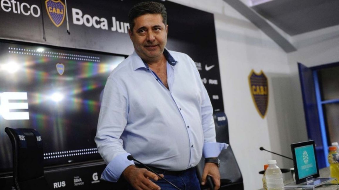 Angelici, molesto por declaraciones de Alfaro