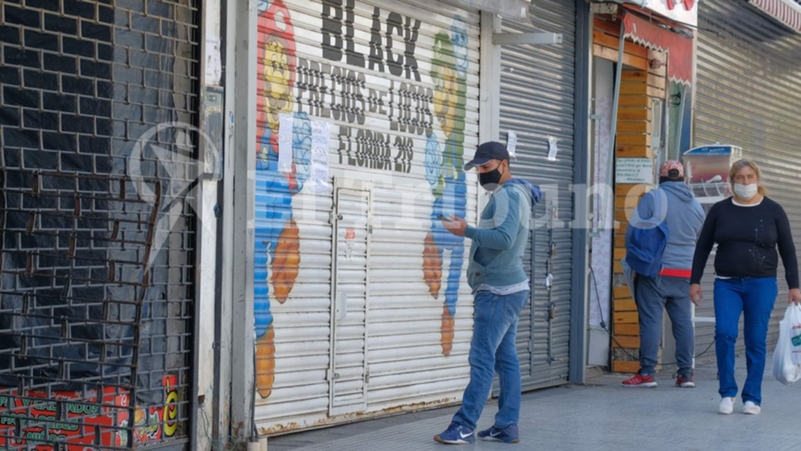 El lunes volverían a trabajar comercio y gastronomía 