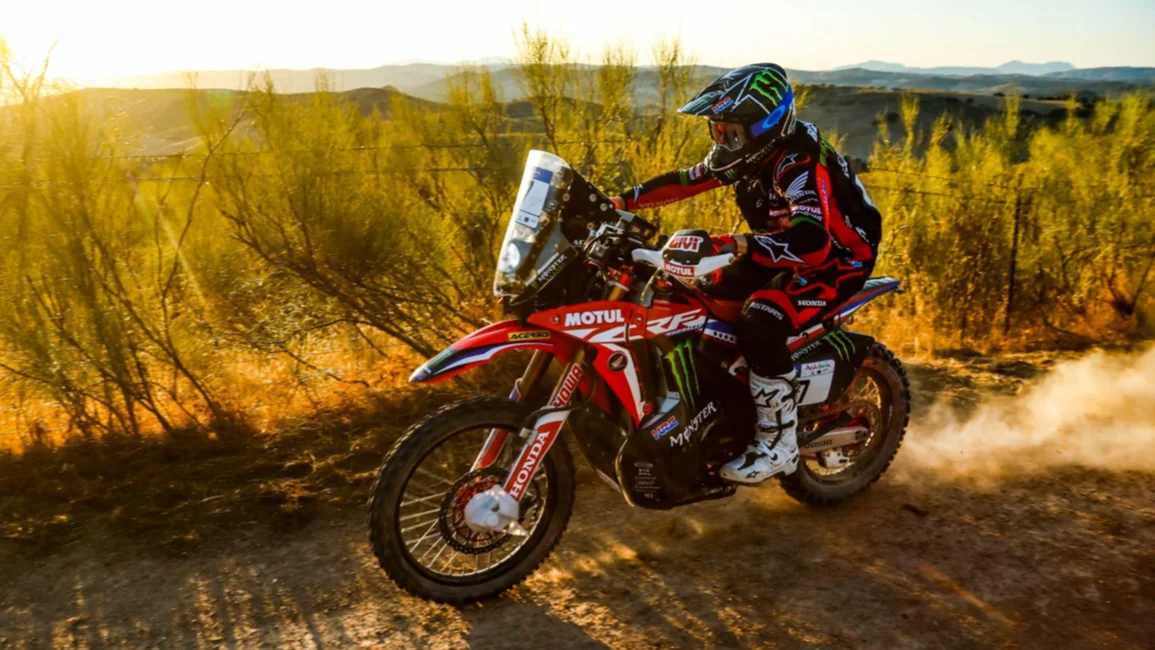 Kevin Benavides mantiene  la punta en Andalucía Rally 