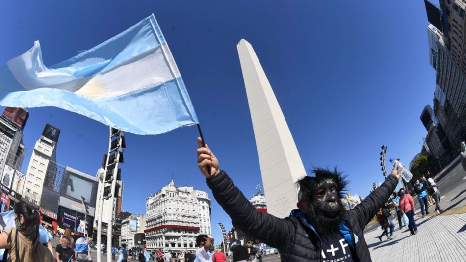 El "Banderazo" en contra del Gobierno nacional se replicó en distintas ciudades