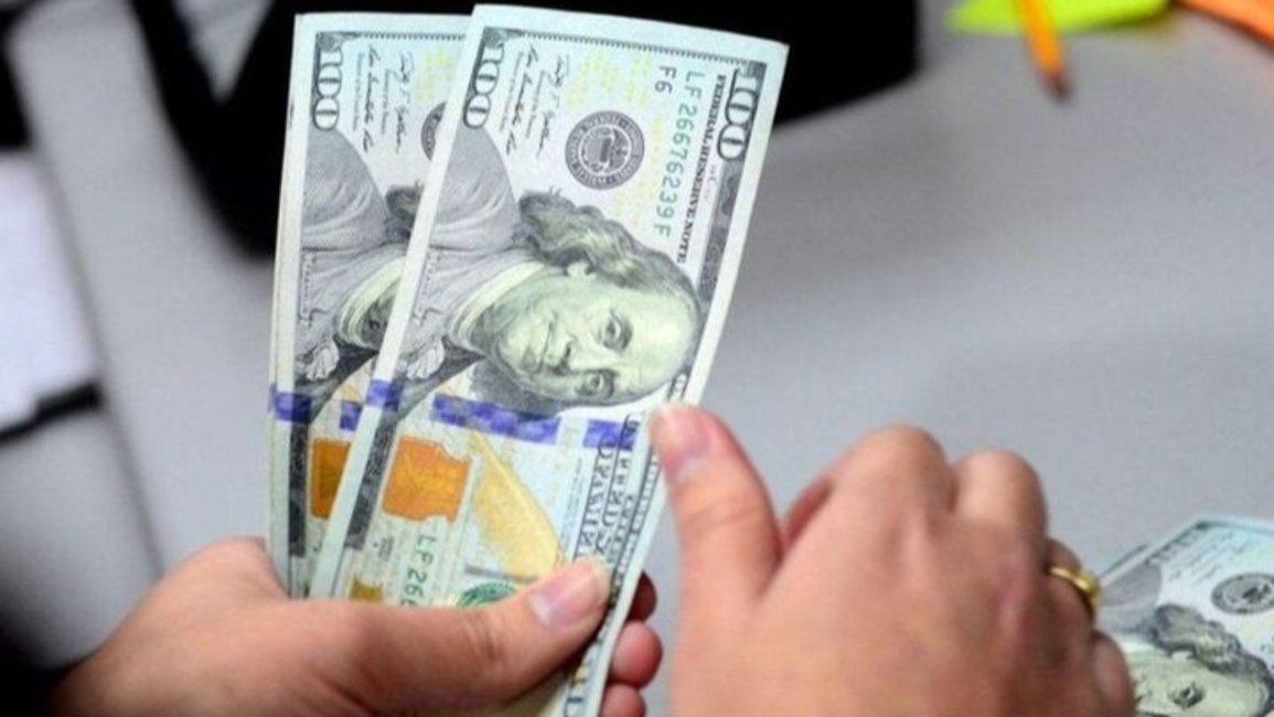 No para de subir: el dólar blue marcó otro récord y llegó a los $178