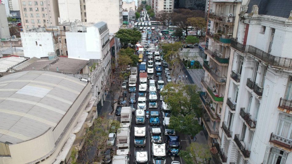 17 de octubre: celebración con  caravana de apoyo al Gobierno