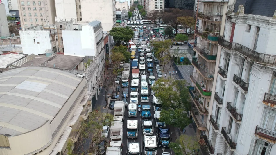 17 de octubre: celebración con  caravana de apoyo al Gobierno