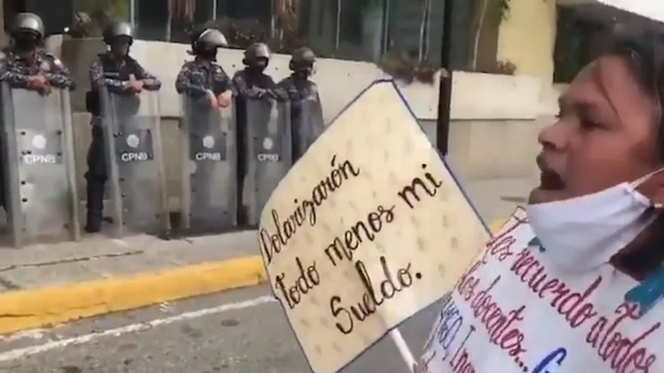  VIDEO El grito de una maestra en Venezuela: “No tengo qué darle de comer a mis hijos”