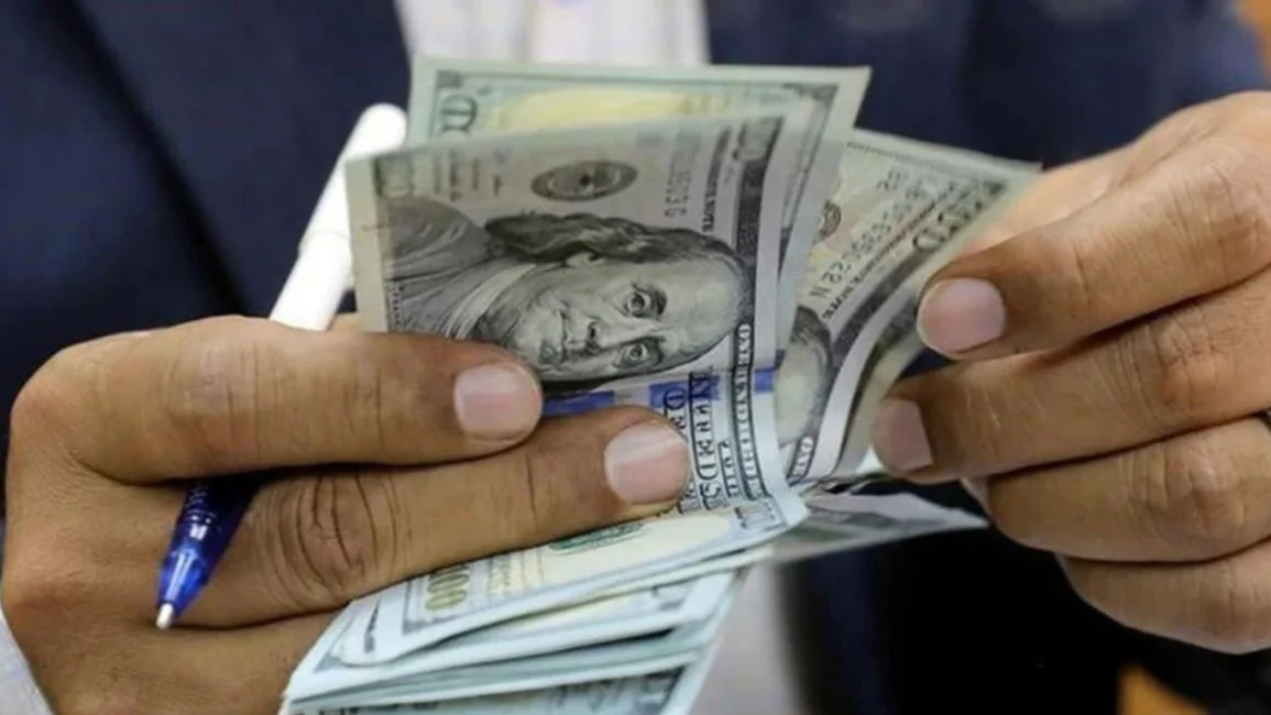 El dólar "blue" sigue en picada: cotiza a $169
