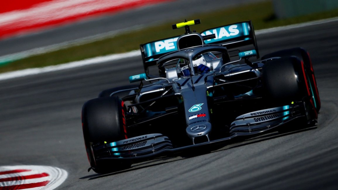 Bottas ganó la pole y largará primero en Imola