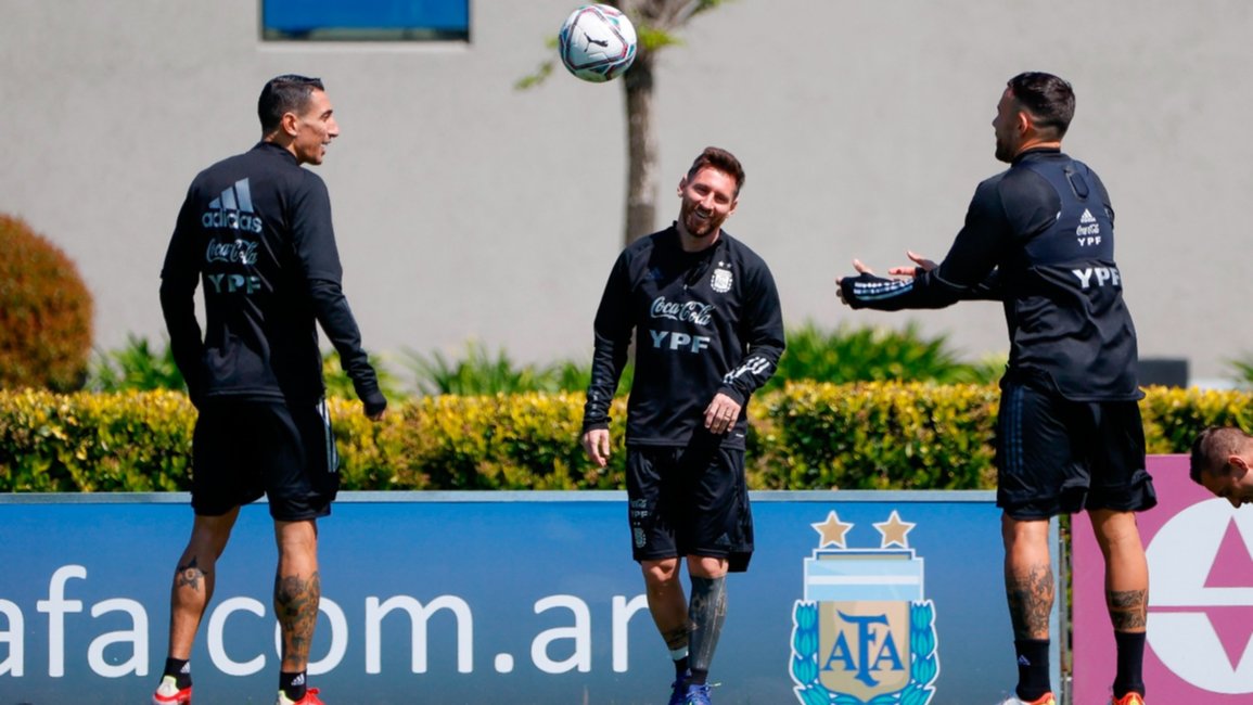 La Selección argentina se la juega en el clásico rioplatense