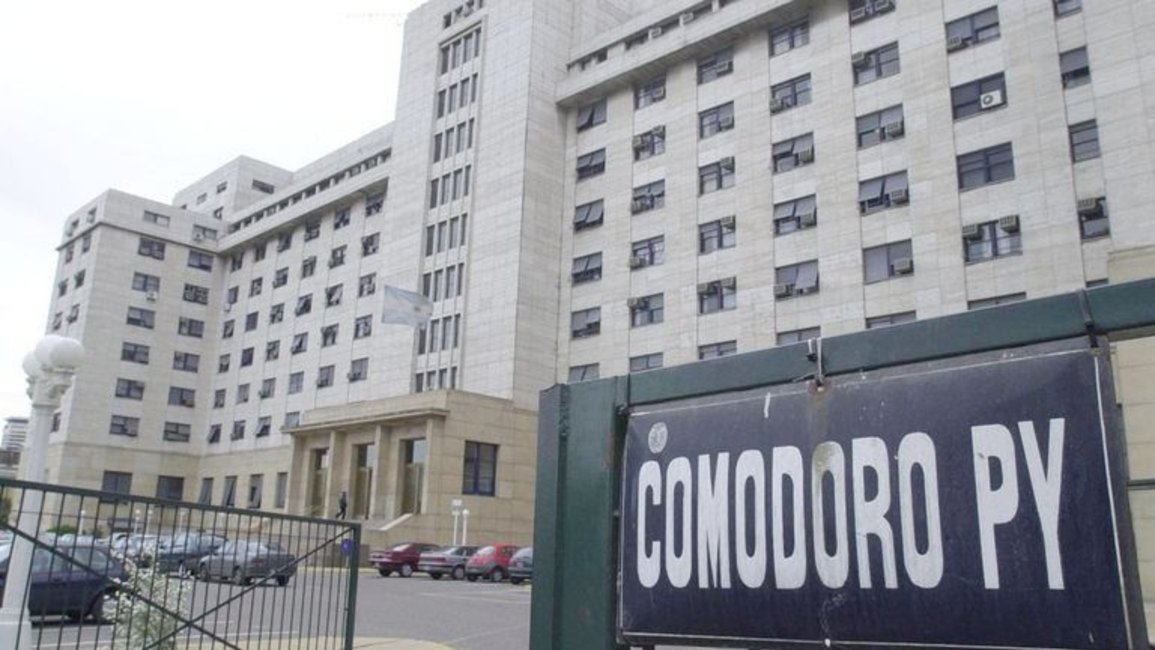 Denunciaron a Aníbal Fernández en Comodoro Py por el cruce con Nik