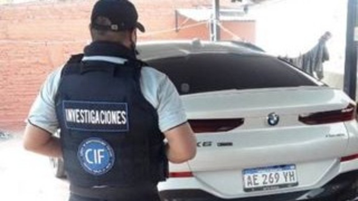 Secuestraron autos de alta gama valuados en $55 millones en la casa del intendente Mendez