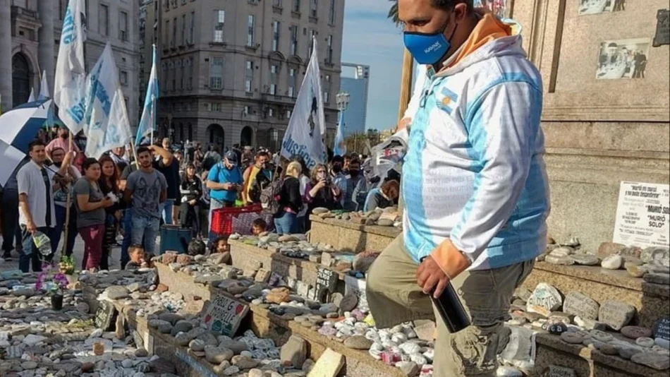 En el Día de la Lealtad, destrozaron un homenaje a las víctimas de COVID-19