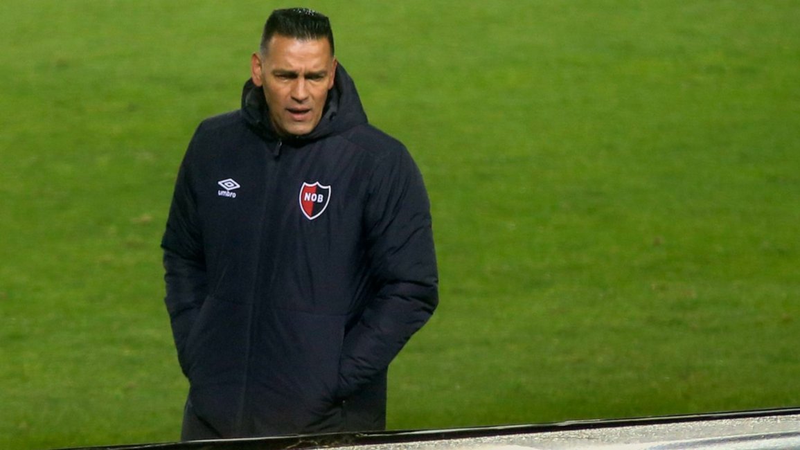 Echaron a Gamboa de Newell's y ya son 11 los técnicos que se "comió" el campeonato