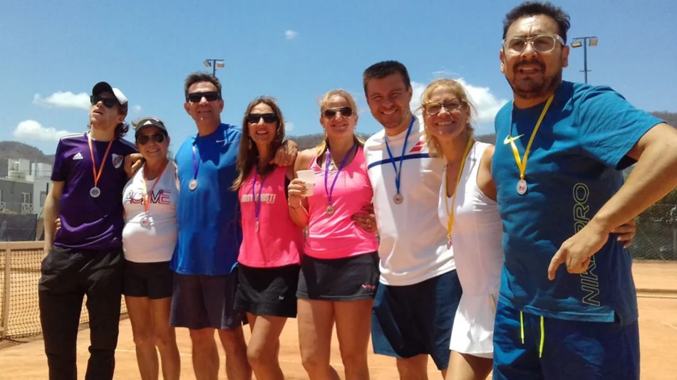 El tenis mixto comienza a ganarse un lugar el circuito salteño
