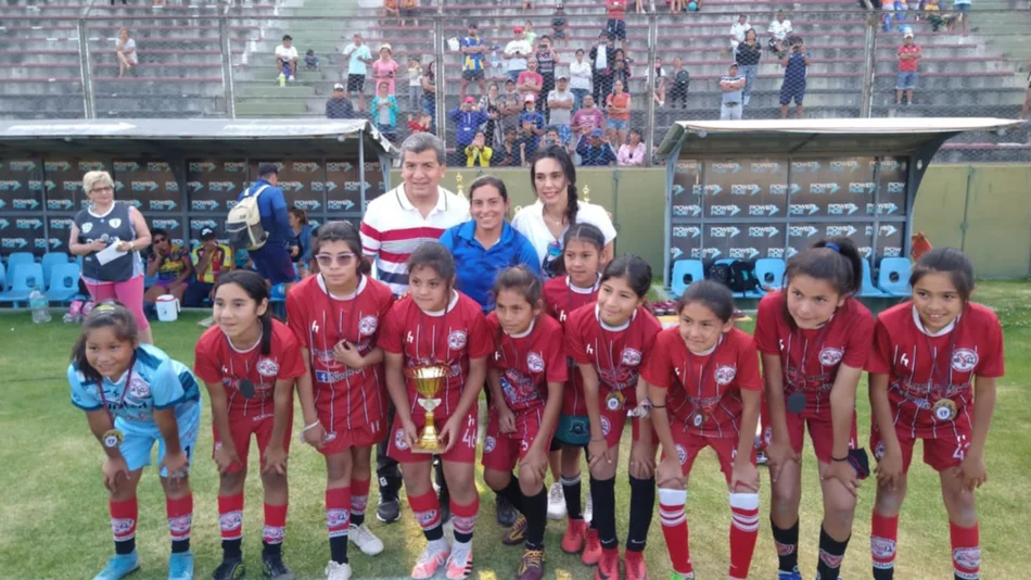 El fútbol femenino disfrutó de la “Copa Salta La Linda”