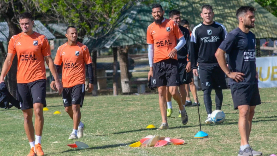 El Bocha Rodríguez se metió en el once de Central Norte
