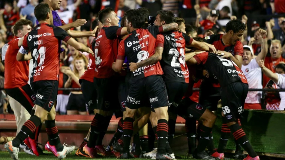 VIDEOS. Un golazo dejó otra vez a Independiente lleno de dudas: lo ganó Newell's 1 a 0