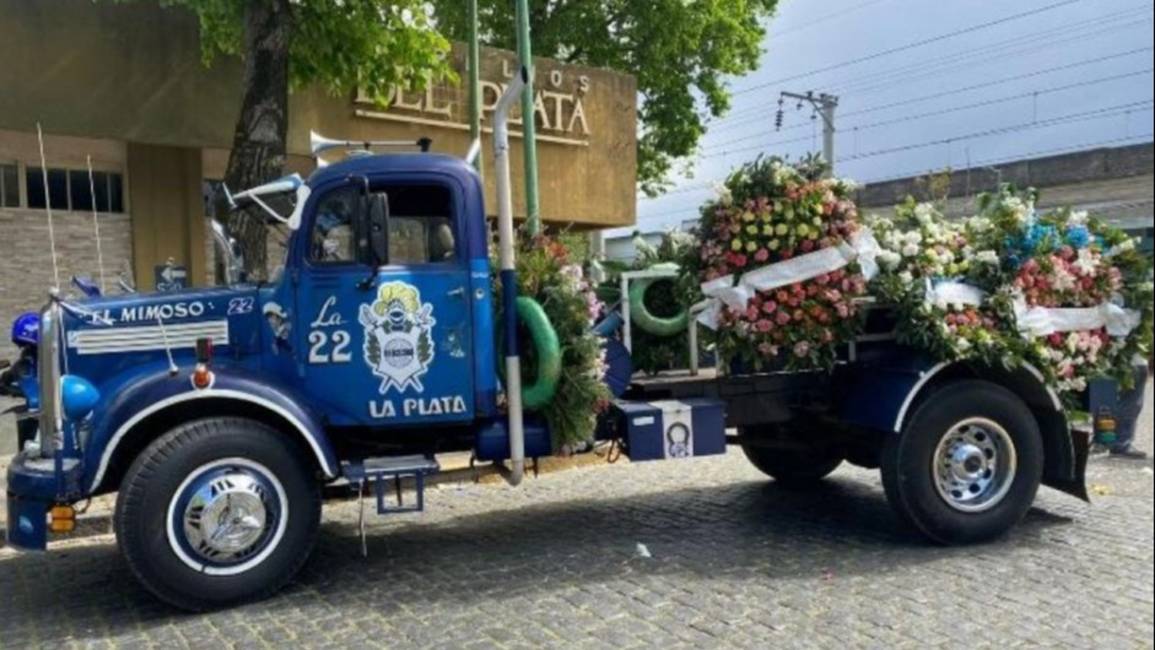 Los restos de "Lolo" fueron despedidos por una caravana que recorrió La Plata