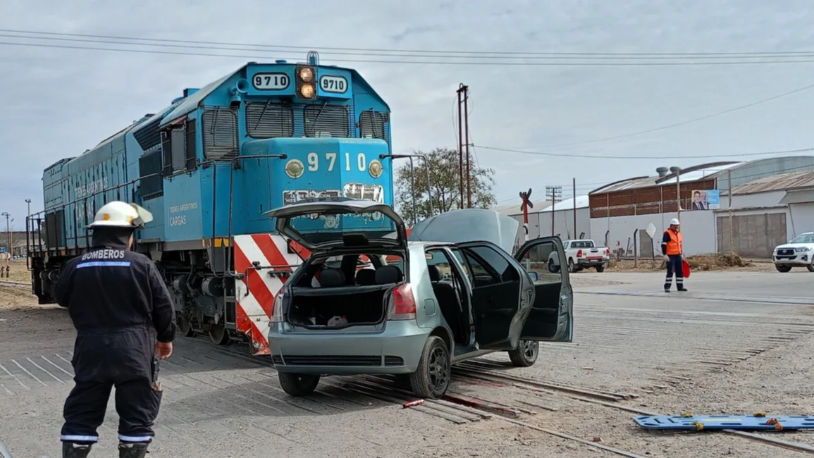Güemes: Simulacro de accidente entre el ferrocarril y un automóvil