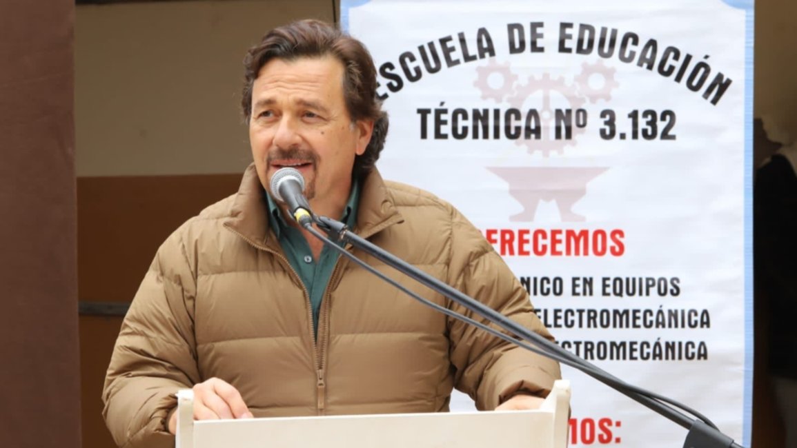 Gustavo Sáenz:  “Ahora dicen que con un voucher van a poder estudiar. Es una gran mentira, una utopía”