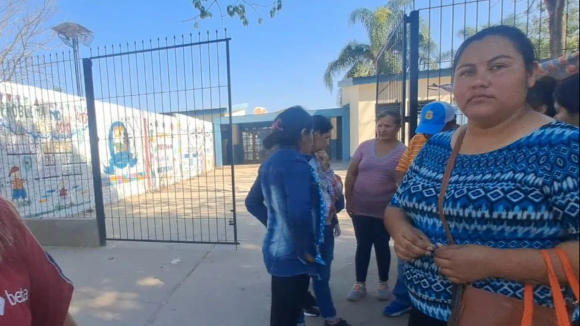 Mamás se juntaron y denunciaron a una docente por maltrato y violencia