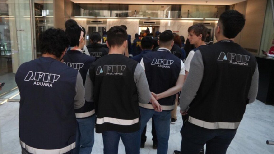 La AFIP detectó 857 CUITs inactivos que retiraron 650 mil dólares MEP