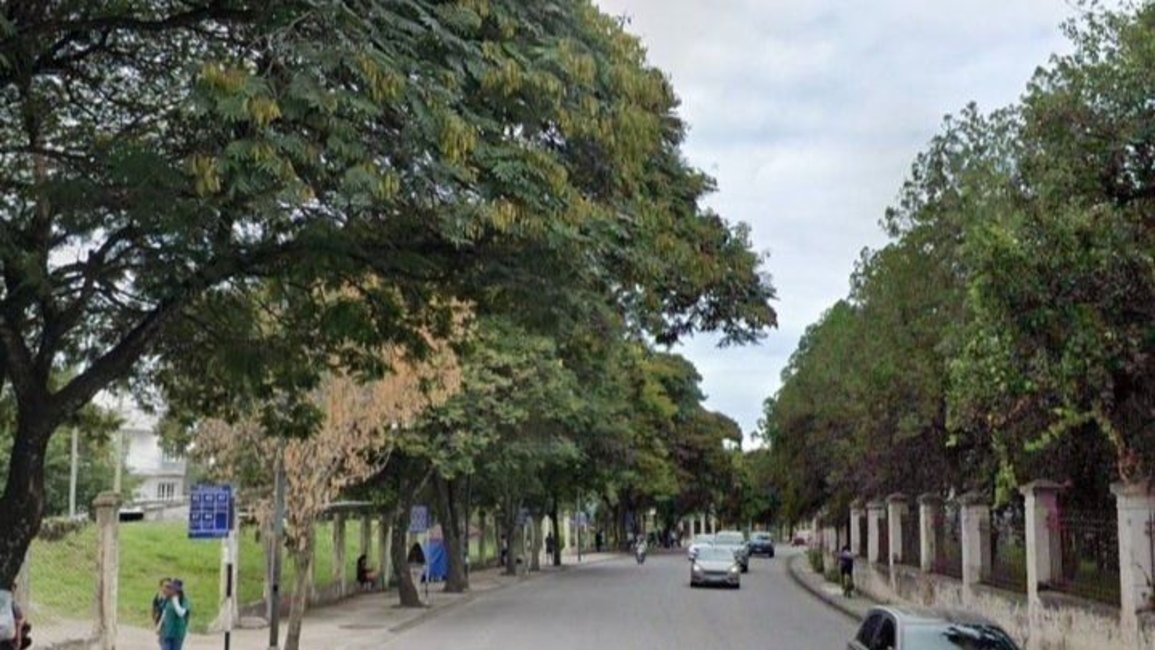 Una ex atacó en la calle a la mujer actual y a la hija de ésta