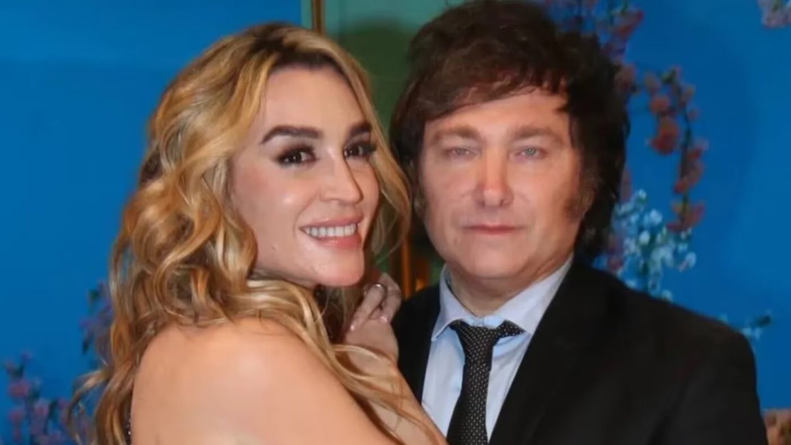 La curiosa foto de Fátima Florez y Javier Milei dándose un beso que impactó a todos
