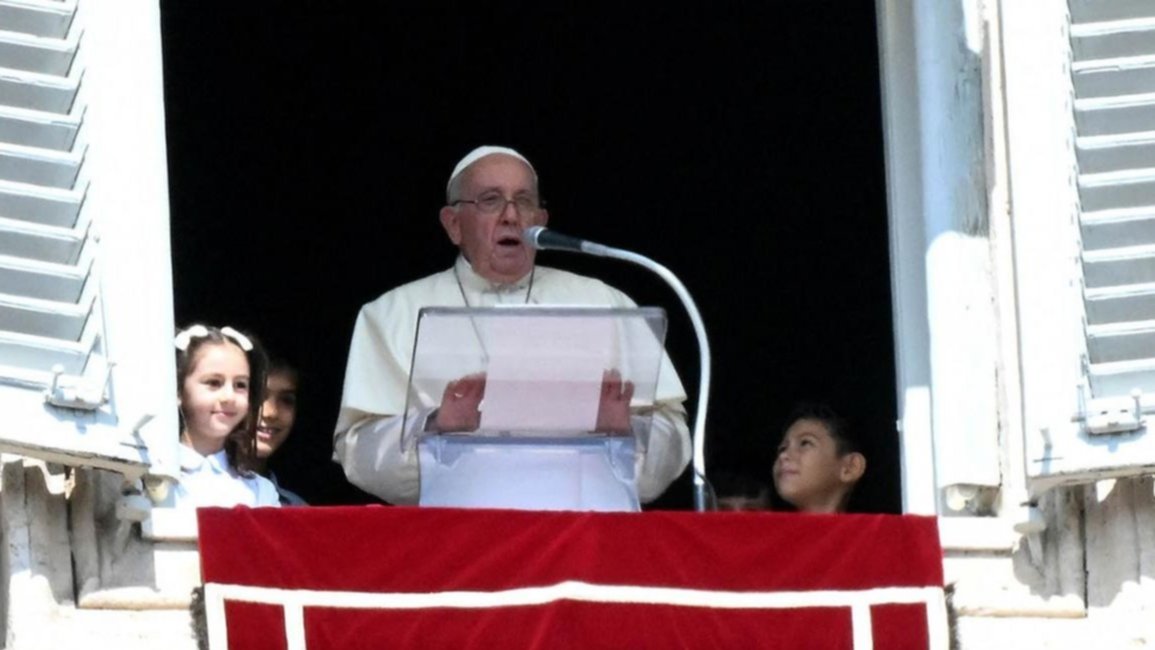 Francisco pidió que cesen los ataques: "Toda guerra es una derrota"