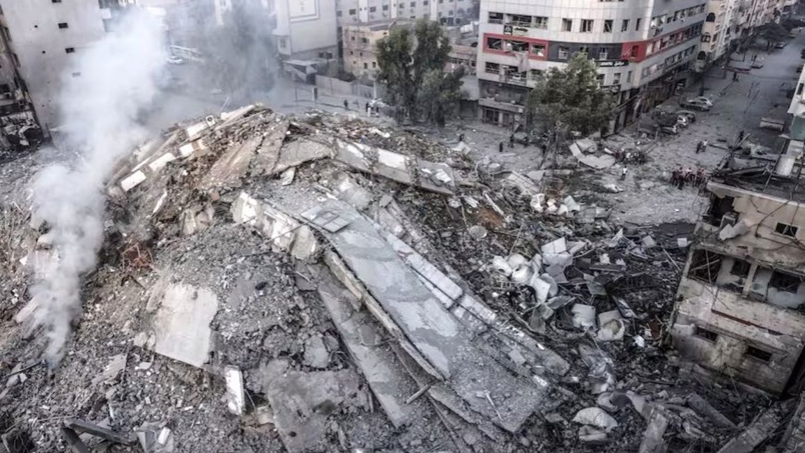 Mientras continúan los combates, el saldo de muertos israelíes aumenta a 700