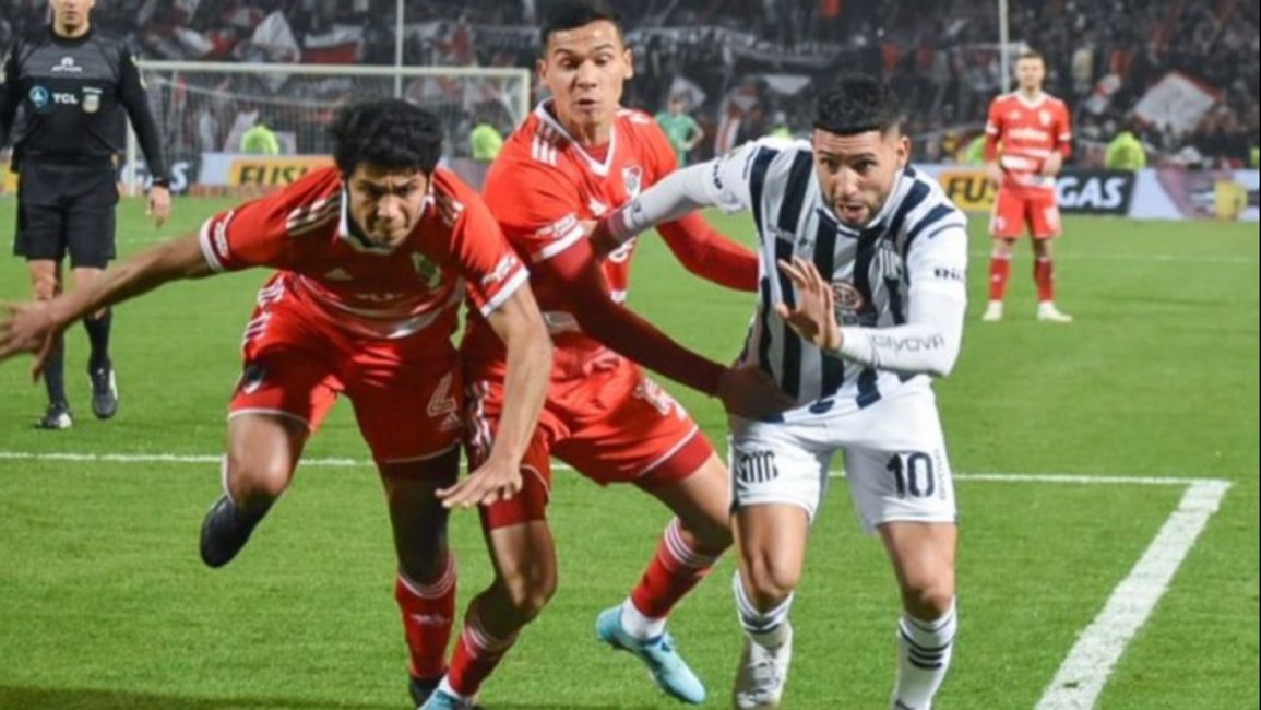 River le ganó a Talleres, sigue invicto como local y es el líder de su zona