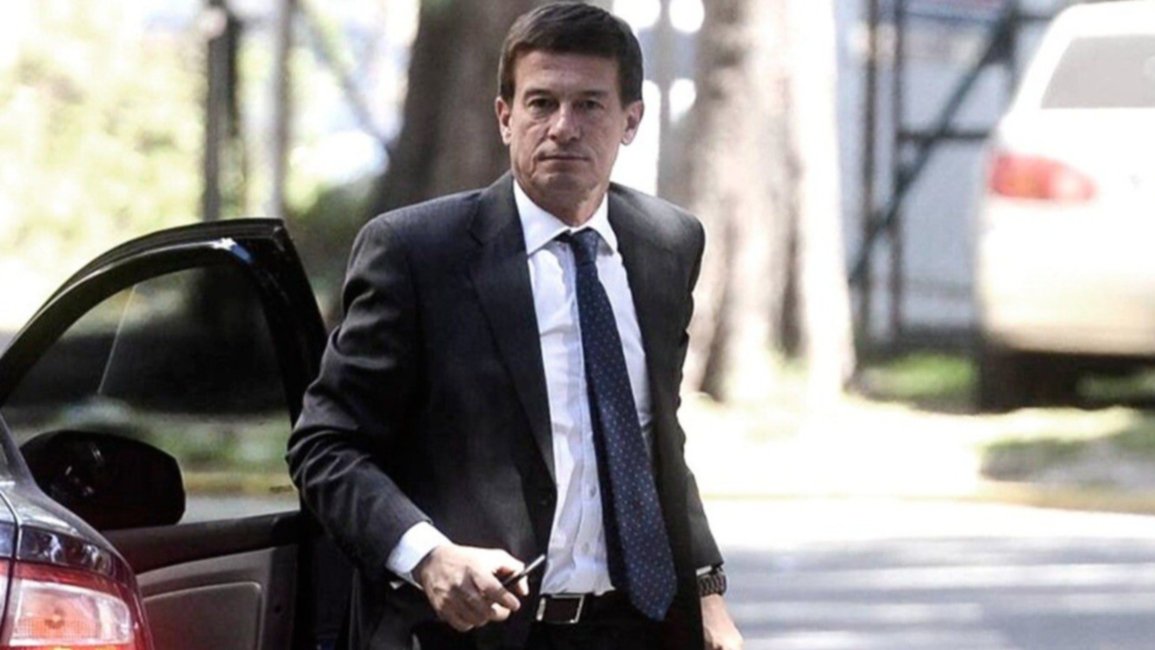 Denunciaron ante la Justicia Federal a cinco funcionarios argentinos sospechados de movimientos de dinero en negro
