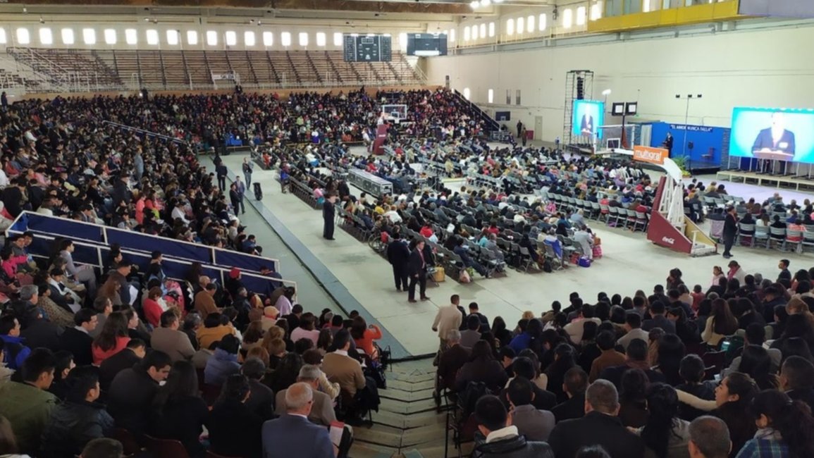 Masiva cita de Testigos de Jehová