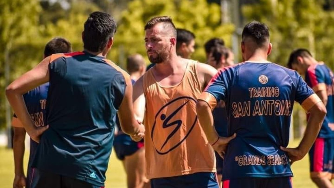 San Antonio-Mitre arrancan el Regional Amateur a puro clásico