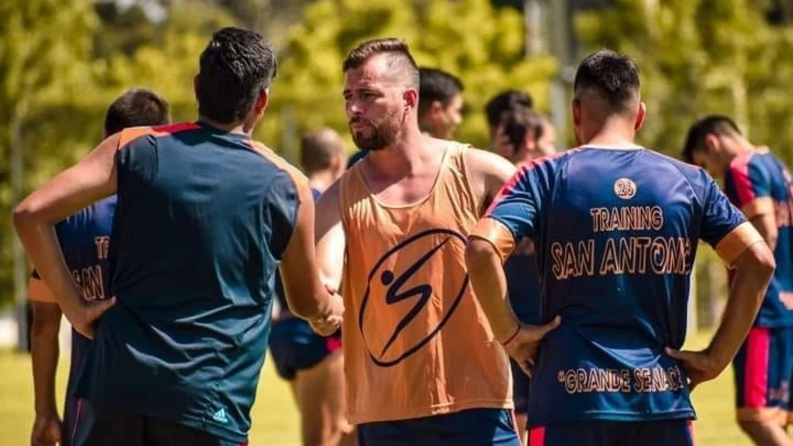 San Antonio-Mitre arrancan el Regional Amateur a puro clásico