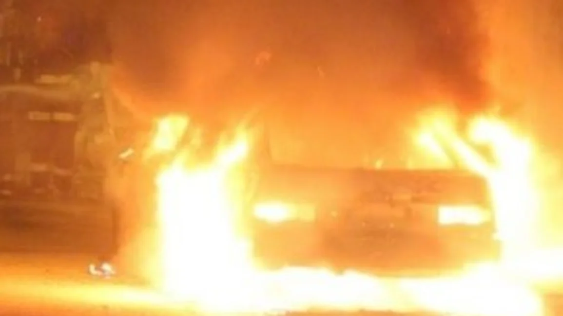 Detienen a un hombre acusado de incendiar un auto en la zona sur de la ciudad