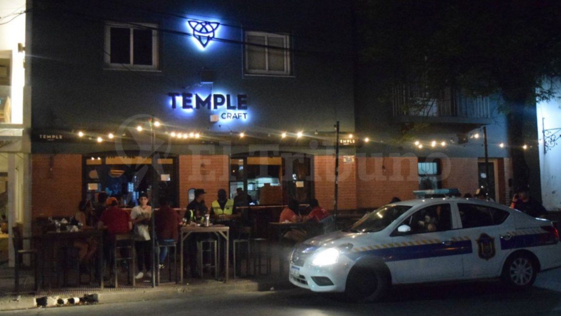  El hombre que disparó en un bar está denunciado por violencia de género