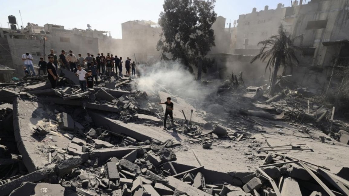 Más de 7.000 muertos y 200.000 viviendas dañadas en Gaza por ataques de Israel