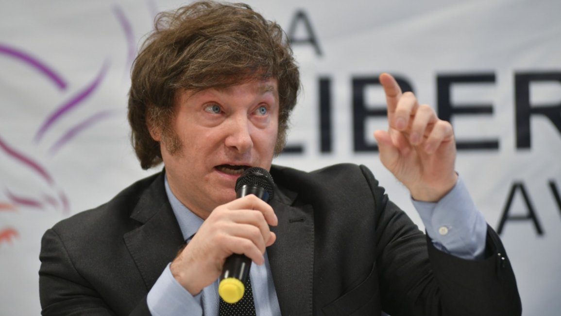  Milei llamó a Massa "el rey de la casta", mientras Barrionuevo lo abandona