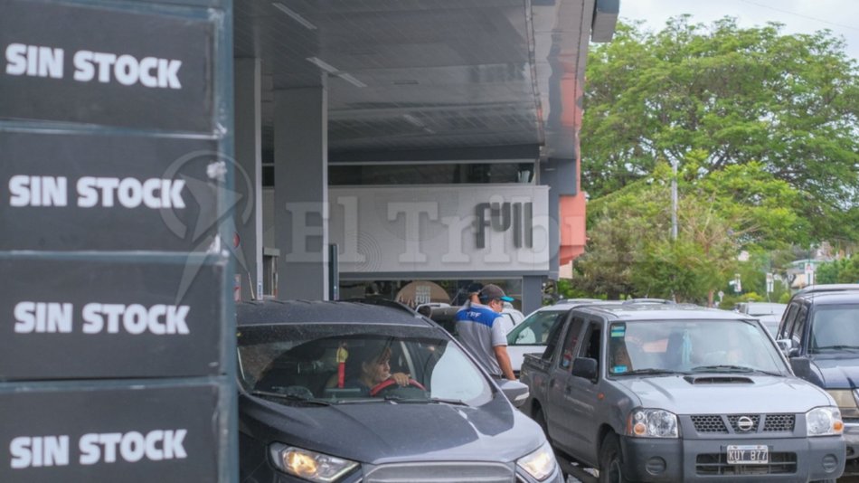 Expendedores de combustibles advierten sobre el faltante de combustibles en todo el país 