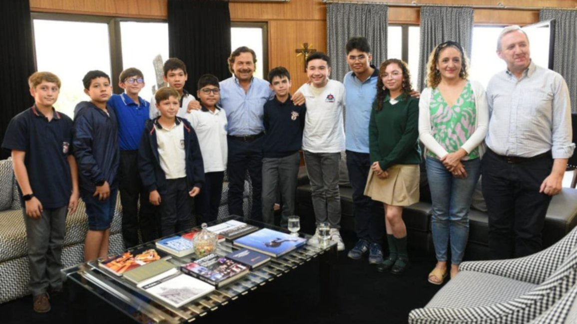 Reconocen a los chicos que van al Mundial de Robótica