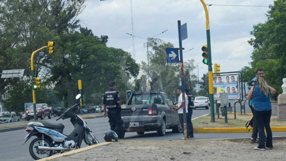 Tránsito cortado momentáneamente en Av. Paraguay por un choque