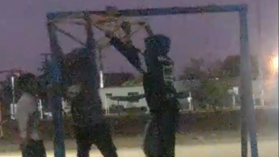 Rosario de Lerma: niños y adolescentes destruyen los juegos en una plaza