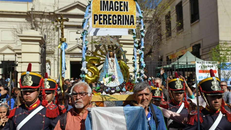 Miles de peregrinos ya caminan hacia Luján