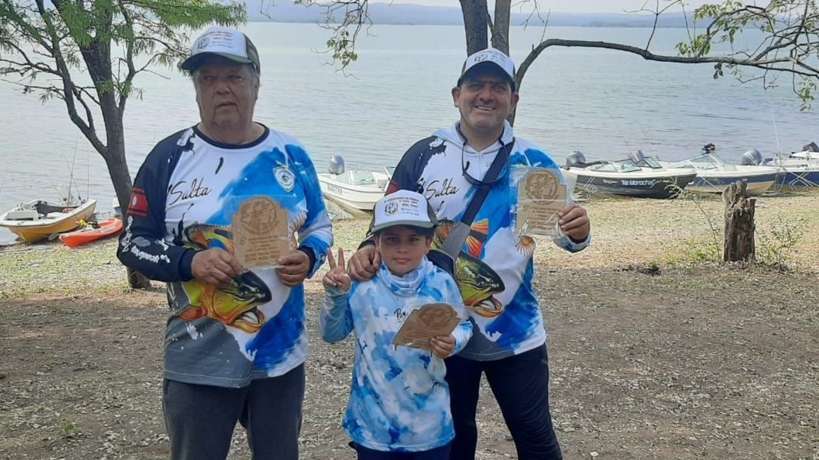     Hubo 230 pescadores en el exitoso concurso de la boga en El Tunal 	  	 