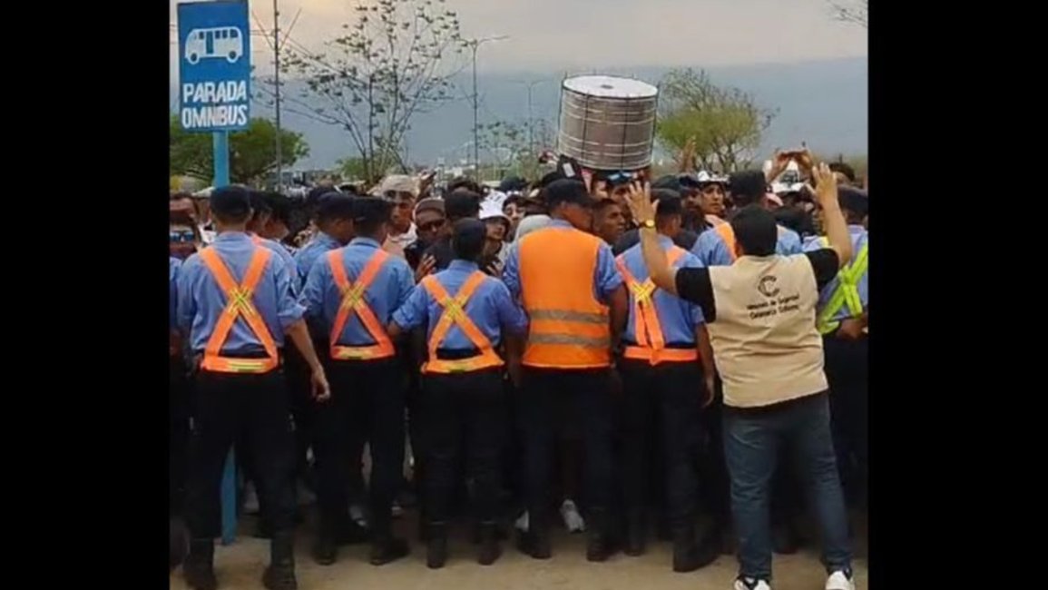 Un grupo de 15 barras de Central Norte fue detenidos por incidentes con la policía de Catamarca