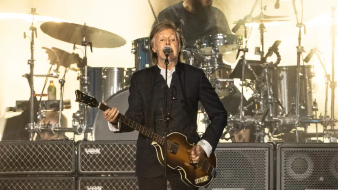 Paul McCartney hizo vibrar a Buenos Aires entre clásicos de The Beatles y guiños al público argentino