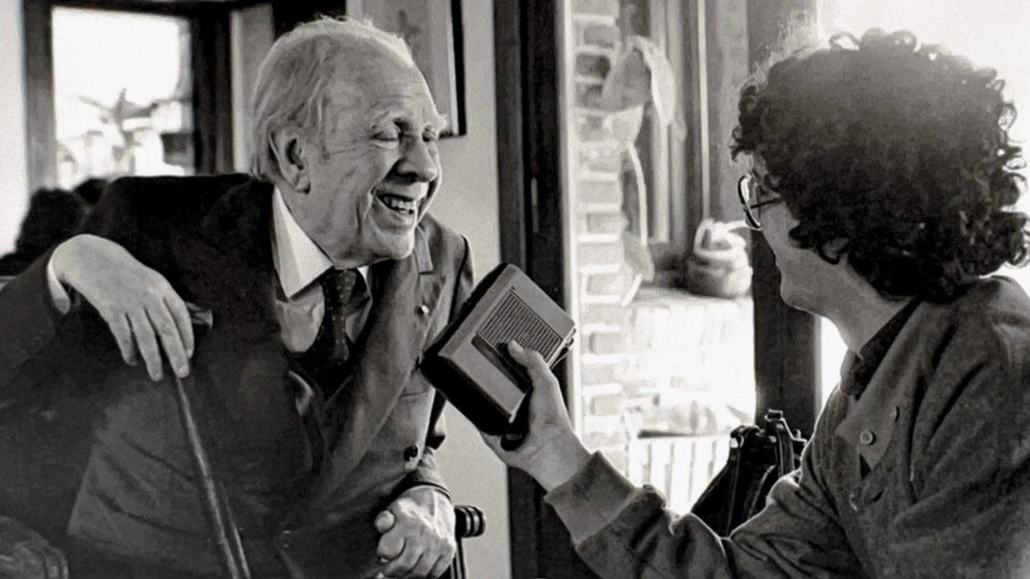 Borges, en la Feria del Libro, presente en un taller de lectura