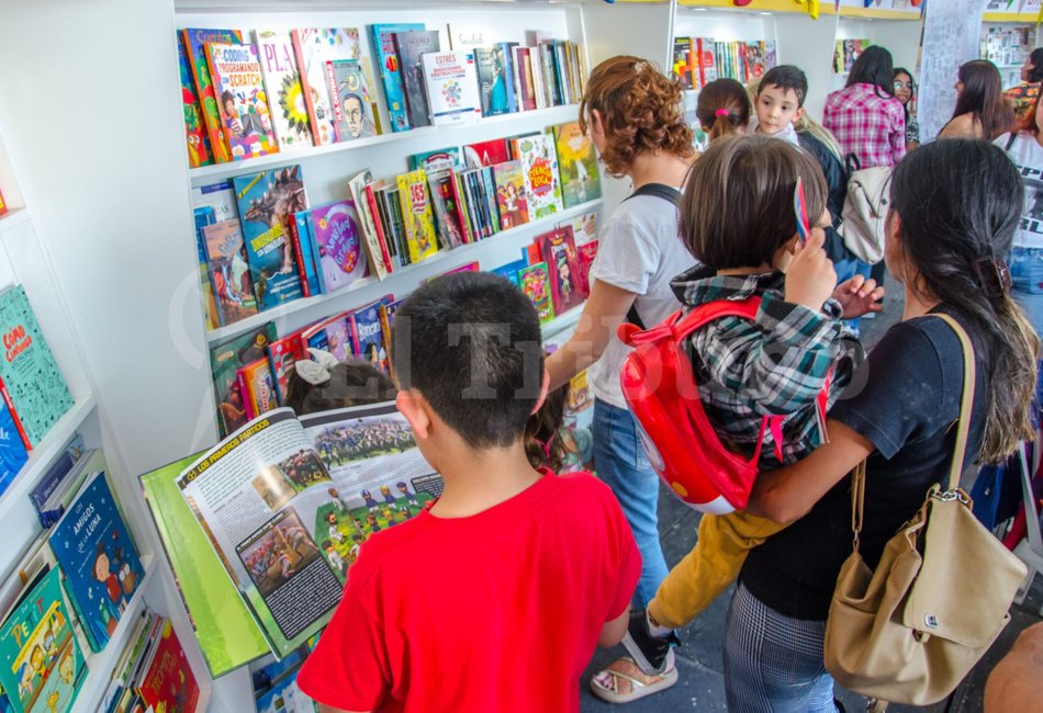 La Usina está vestida de fiesta con la feria de libro