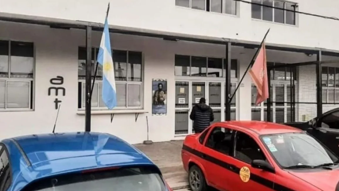 La AMT autorizó un nuevo aumento para taxis y remises
